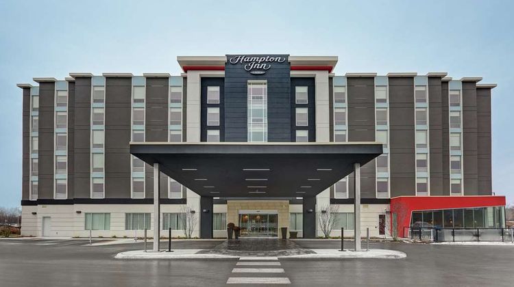Hampton Inn Peterborough Exterior
