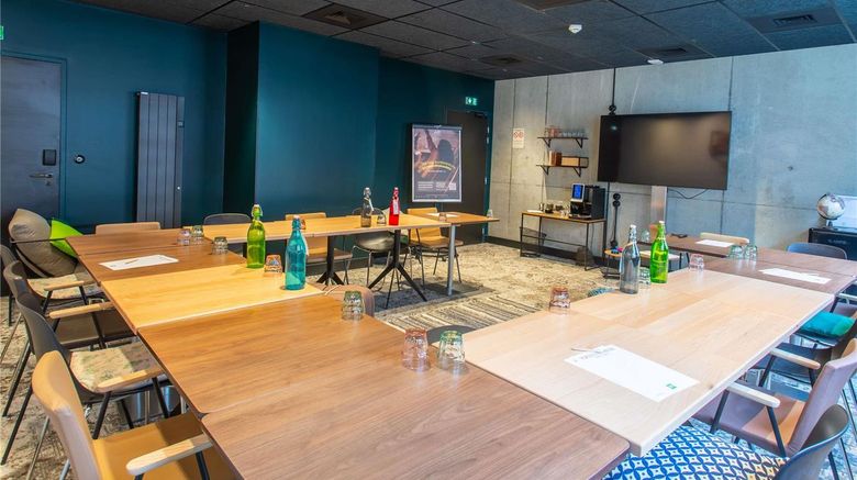 <b>Ibis Styles Amiens Centre Meeting</b>. Images powered by <a href="https://iceportal.shijigroup.com/" title="IcePortal" target="_blank">IcePortal</a>.