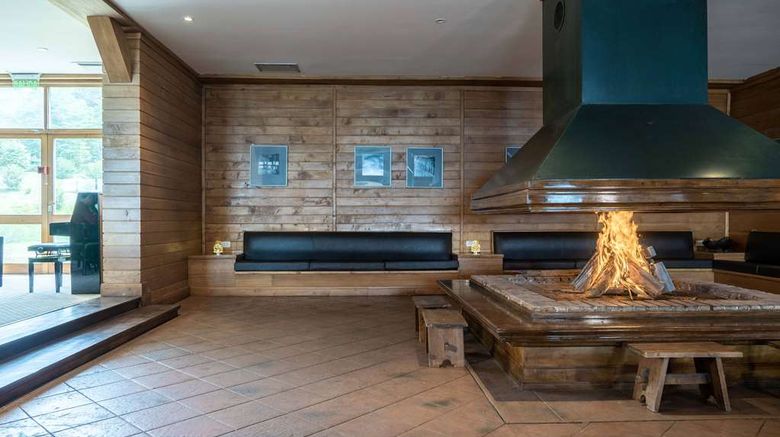 <b>Wyndham Garden Ushuaia Hotel del Glaciar Lobby</b>. Images powered by <a href="https://iceportal.shijigroup.com/" title="IcePortal" target="_blank">IcePortal</a>.