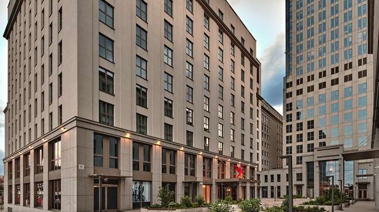 Radisson RED Hotel & Radisson RED Apartm Exterior