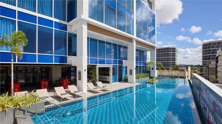 Radisson RED Cebu Mandaue Pool
