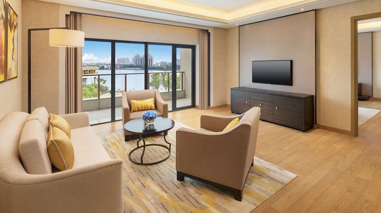 Radisson Blu Hotel Wuhan ETD Zone Suite