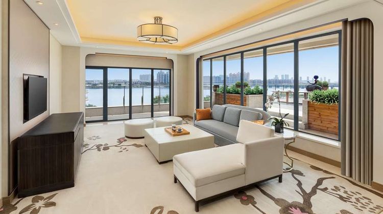 Radisson Blu Hotel Wuhan ETD Zone Suite