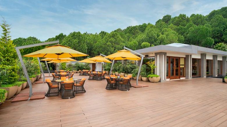 <b>Radisson Blu Resort Dharamshala Restaurant</b>. Images powered by <a href="https://iceportal.shijigroup.com/" title="IcePortal" target="_blank">IcePortal</a>.