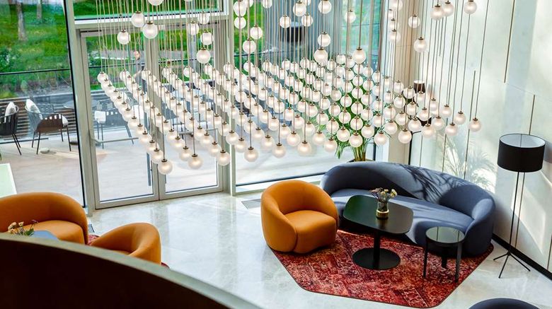 <b>Radisson Blu Leninsky Prospect Hotel Lobby</b>. Images powered by <a href="https://iceportal.shijigroup.com/" title="IcePortal" target="_blank">IcePortal</a>.