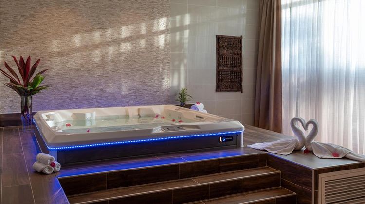 Radisson Blu Hotel, Conakry Spa