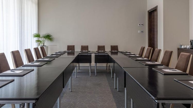 Radisson Blu Hotel, Conakry Meeting