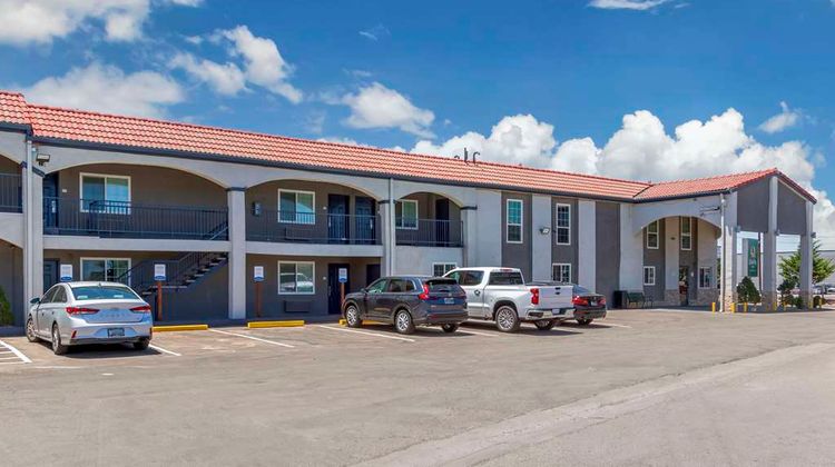 Quality Inn Show Low Exterior