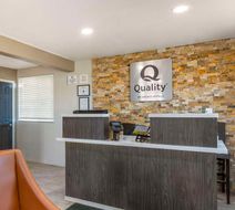 Quality Inn Show Low Lobby