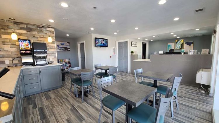 SureStay Hotel by BW Chowchilla Yosemite Lobby