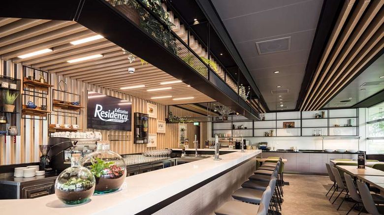 <b>Executive Residency by BW Amsterdam Apt Restaurant</b>. Images powered by <a href="https://iceportal.shijigroup.com/" title="IcePortal" target="_blank">IcePortal</a>.