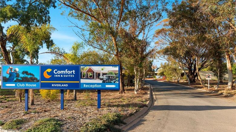 <b>Comfort Inn & Suites Riverland Exterior</b>. Images powered by <a href="https://iceportal.shijigroup.com/" title="IcePortal" target="_blank">IcePortal</a>.