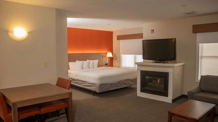 Hawthorn Suites by Wyndham Erie Health