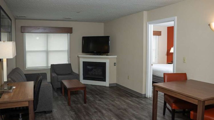 Hawthorn Suites by Wyndham Erie Health
