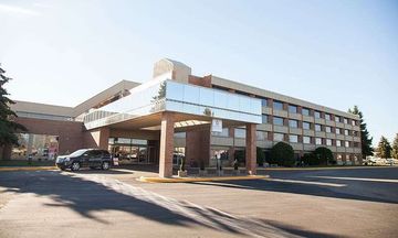 Medicine Hat Lodge Hotel