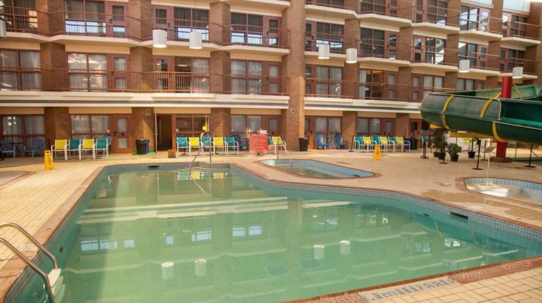<b>Medicine Hat Lodge Hotel Pool</b>. Images powered by <a href="https://iceportal.shijigroup.com/" title="IcePortal" target="_blank">IcePortal</a>.