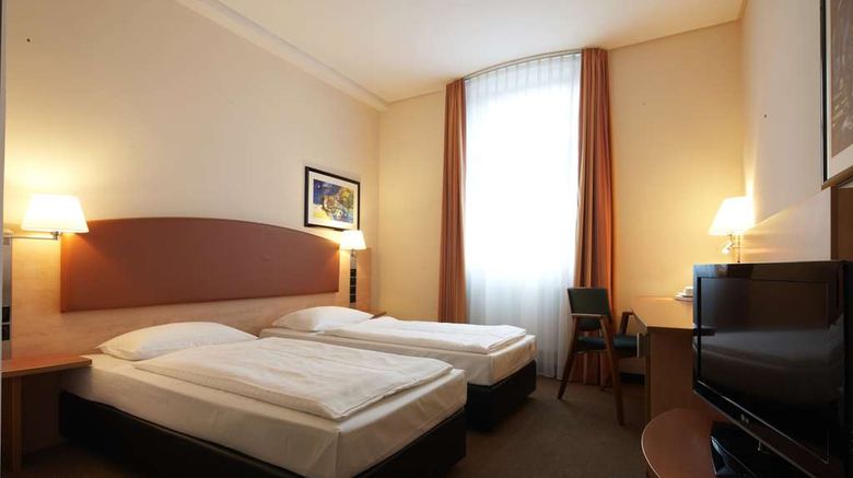 <b>IntercityHotel Berlin Ostbahnhof Room</b>. Images powered by <a href="https://iceportal.shijigroup.com/" title="IcePortal" target="_blank">IcePortal</a>.