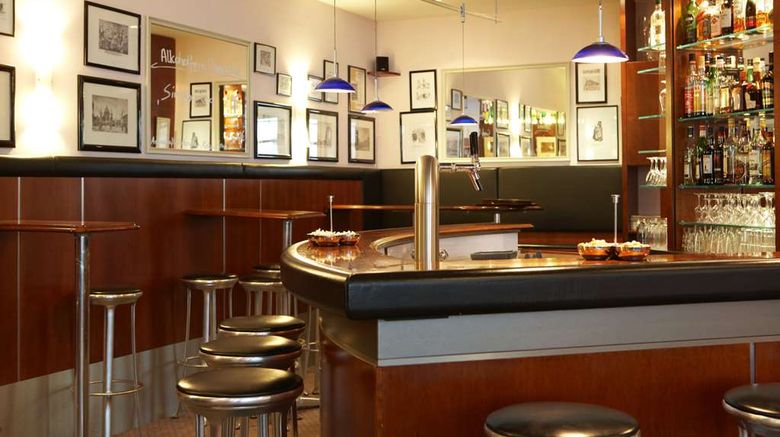 <b>IntercityHotel Berlin Ostbahnhof Restaurant</b>. Images powered by <a href="https://iceportal.shijigroup.com/" title="IcePortal" target="_blank">IcePortal</a>.