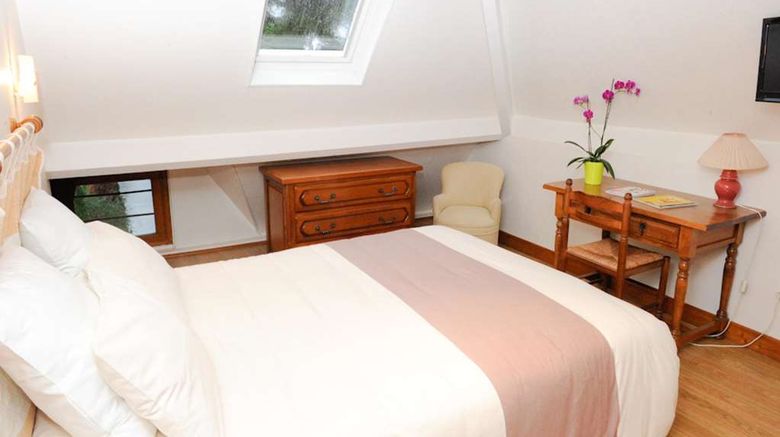 <b>Le Clos Saint Gatien Room</b>. Images powered by <a href="https://iceportal.shijigroup.com/" title="IcePortal" target="_blank">IcePortal</a>.