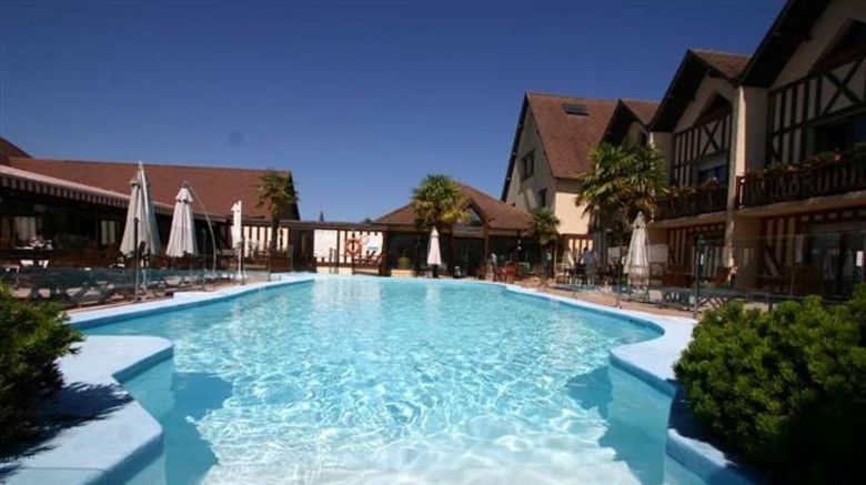 <b>Le Clos Saint Gatien Pool</b>. Images powered by <a href="https://iceportal.shijigroup.com/" title="IcePortal" target="_blank">IcePortal</a>.