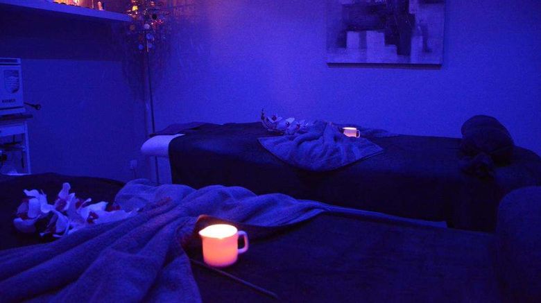<b>Le Clos Saint Gatien Spa</b>. Images powered by <a href="https://iceportal.shijigroup.com/" title="IcePortal" target="_blank">IcePortal</a>.