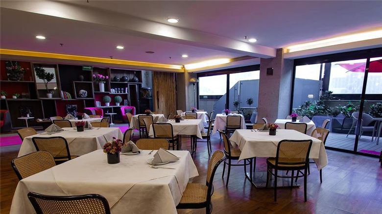 <b>Las Suites Campos Eliseos Restaurant</b>. Images powered by <a href="https://iceportal.shijigroup.com/" title="IcePortal" target="_blank">IcePortal</a>.