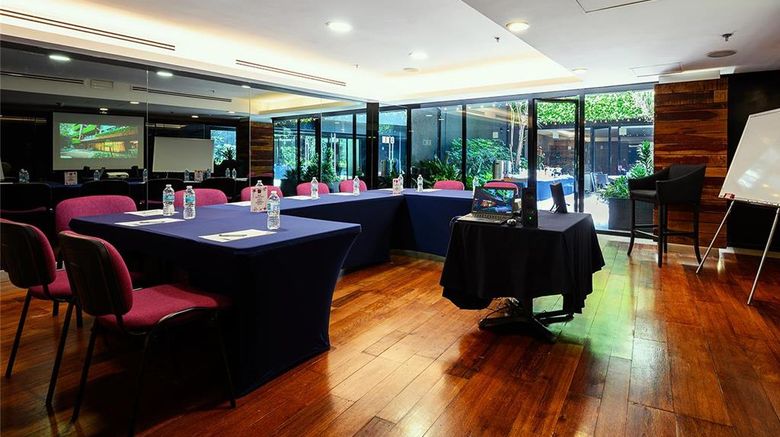 <b>Las Suites Campos Eliseos Meeting</b>. Images powered by <a href="https://iceportal.shijigroup.com/" title="IcePortal" target="_blank">IcePortal</a>.