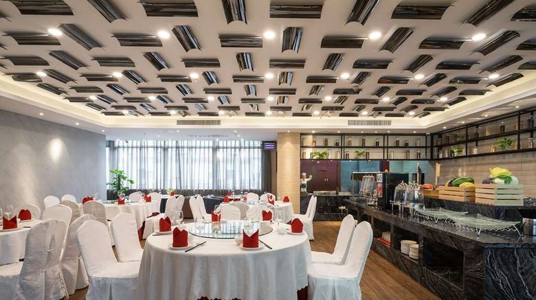 <b>Days Hotel by Wyndham Guangzhou Hantian Restaurant</b>. Images powered by <a href="https://iceportal.shijigroup.com/" title="IcePortal" target="_blank">IcePortal</a>.