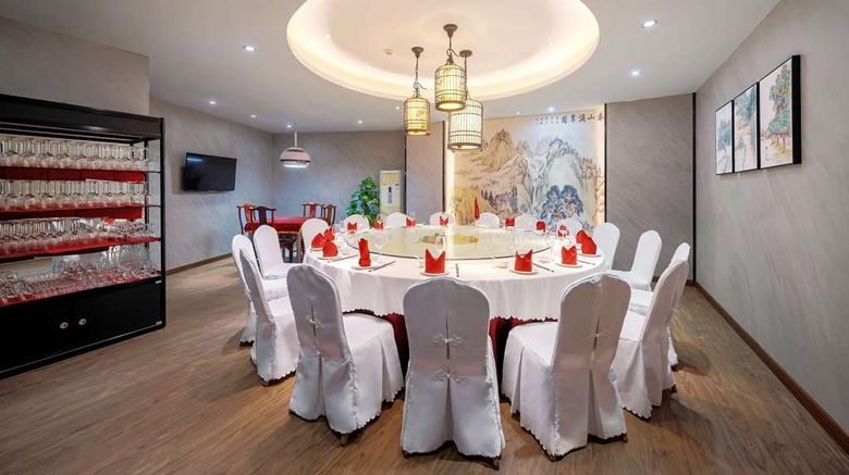 <b>Days Hotel by Wyndham Guangzhou Hantian Restaurant</b>. Images powered by <a href="https://iceportal.shijigroup.com/" title="IcePortal" target="_blank">IcePortal</a>.