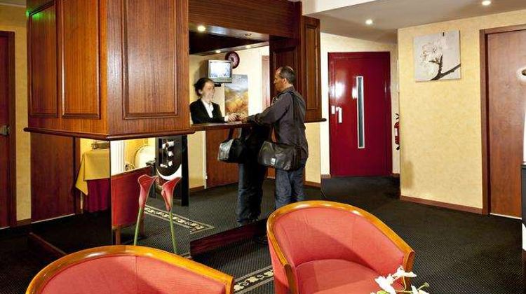 Hotel du Parc Lobby