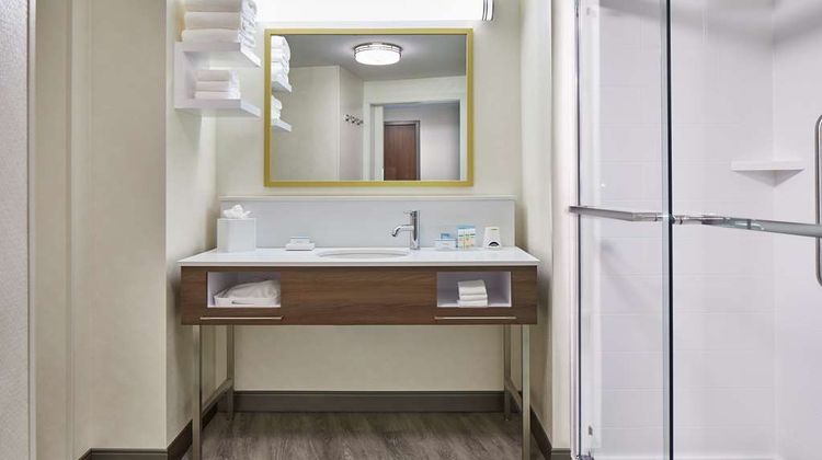 Hampton Inn & Suites Atlanta Midtown Room