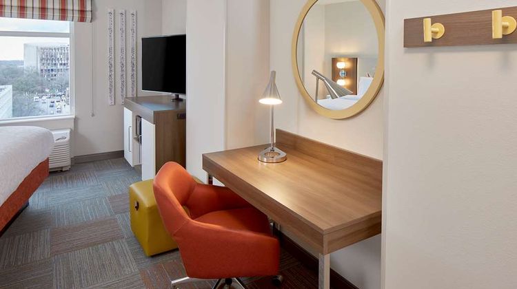 Hampton Inn & Suites Atlanta Midtown Room