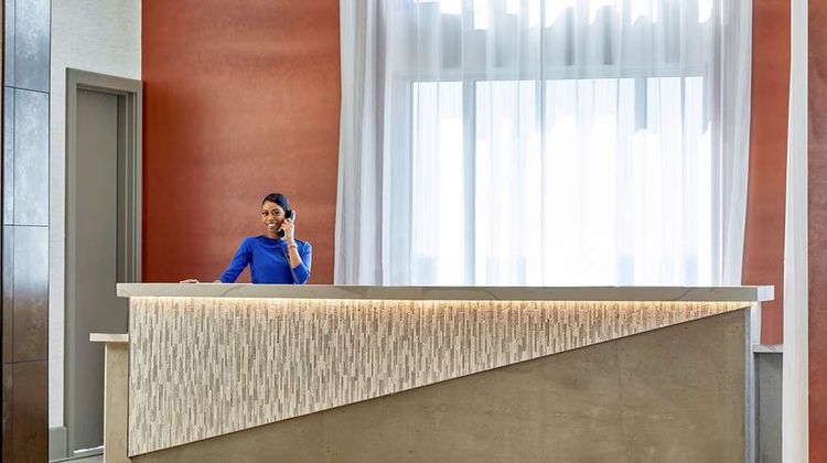 Hampton Inn & Suites Atlanta Midtown Lobby