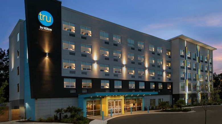 <b>Tru Hilton Charleston Ashley Phosphate Exterior</b>. Images powered by <a href="https://iceportal.shijigroup.com/" title="IcePortal" target="_blank">IcePortal</a>.