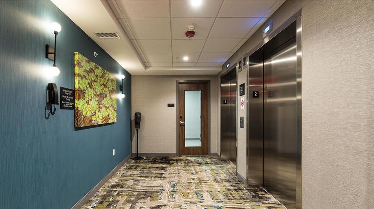 Hampton Inn & Suites Howell Lobby