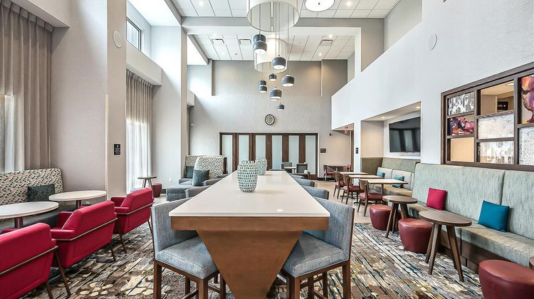 Hampton Inn & Suites Howell Lobby