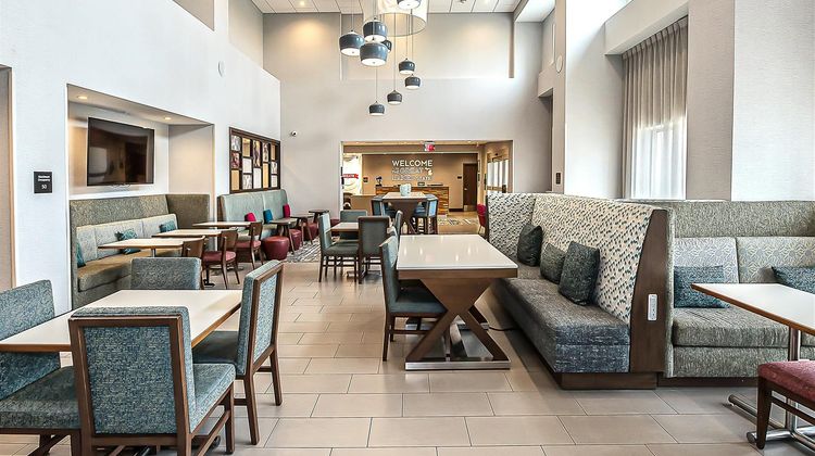 Hampton Inn & Suites Howell Restaurant
