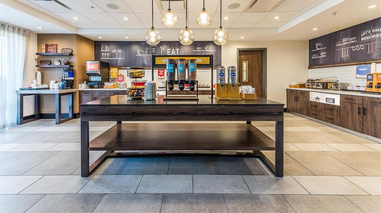 Hampton Inn & Suites Howell Restaurant