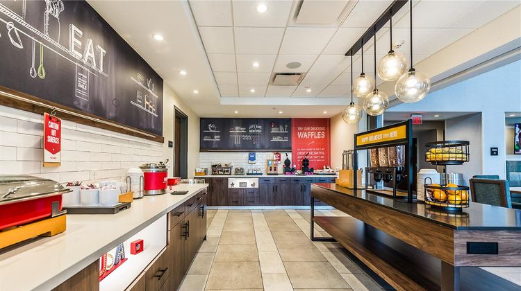 Hampton Inn & Suites Howell Restaurant