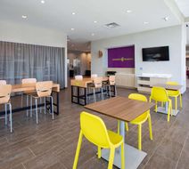 Home2 Suites Omaha UN Medical Ctr Area Lobby