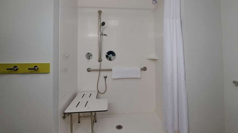 <b>Hampton Inn Sherwood Portland Room</b>. Images powered by <a href="https://iceportal.shijigroup.com/" title="IcePortal" target="_blank">IcePortal</a>.