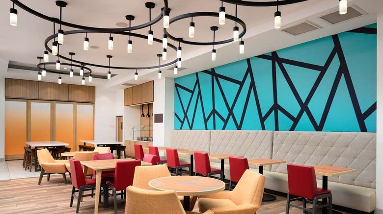 <b>Hilton Garden Inn Knoxville Papermill Restaurant</b>. Images powered by <a href="https://iceportal.shijigroup.com/" title="IcePortal" target="_blank">IcePortal</a>.