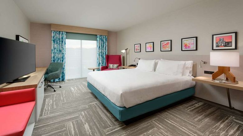 <b>Hilton Garden Inn Knoxville Papermill Room</b>. Images powered by <a href="https://iceportal.shijigroup.com/" title="IcePortal" target="_blank">IcePortal</a>.