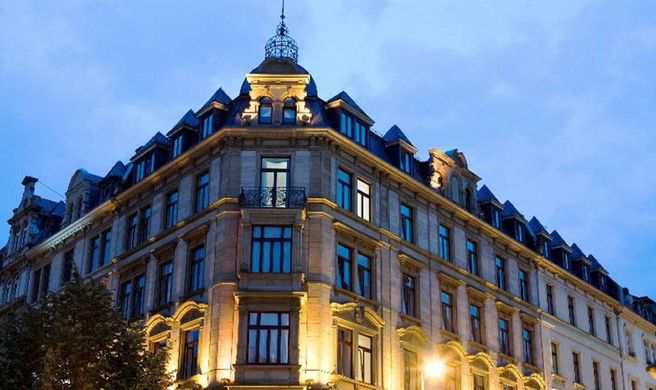 Victoria Hotel Exterior