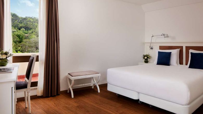 <b>NH Sintra Centro Room</b>. Images powered by <a href="https://iceportal.shijigroup.com/" title="IcePortal" target="_blank">IcePortal</a>.
