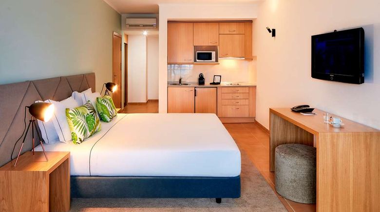 <b>NH Marina Portimao Resort Room</b>. Images powered by <a href="https://iceportal.shijigroup.com/" title="IcePortal" target="_blank">IcePortal</a>.