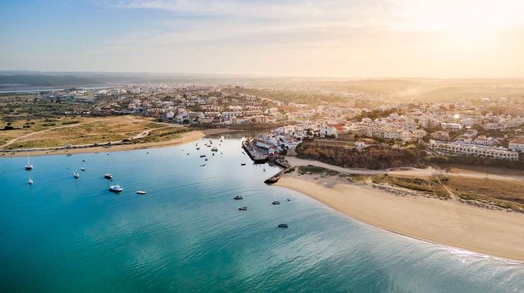 NH Marina Portimao Resort Exterior