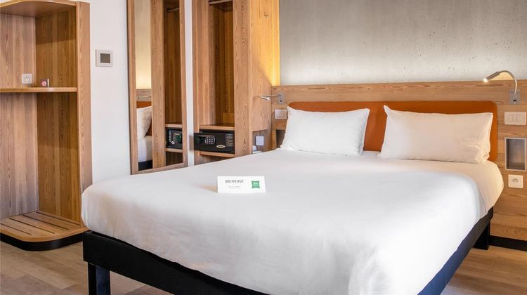 Ibis Styles Ajaccio Napoleon Room
