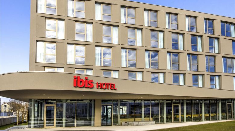 <b>Ibis Wels Exterior</b>. Images powered by <a href="https://iceportal.shijigroup.com/" title="IcePortal" target="_blank">IcePortal</a>.