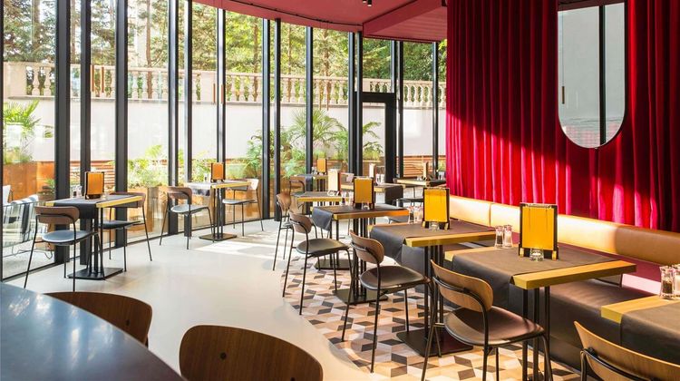 Ibis Brussels Centre Chatelain Exterior